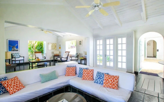 Relax by the pool, minutes from the beach - Toad Hall by BSL Rentals