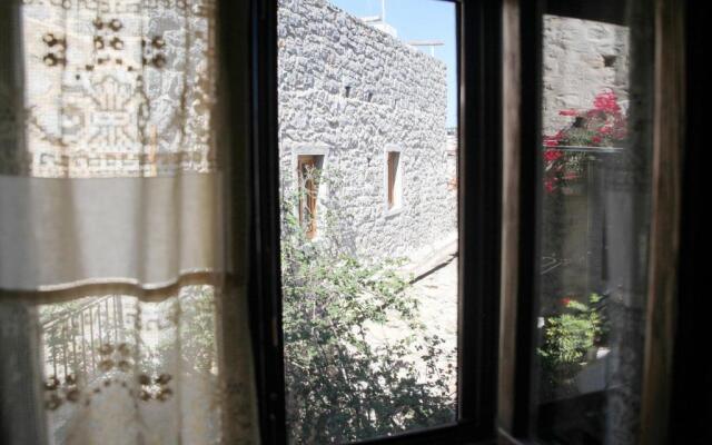 Stoes Traditional Suites