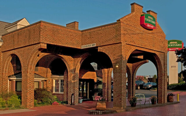 Courtyard by Marriott Winston-Salem University