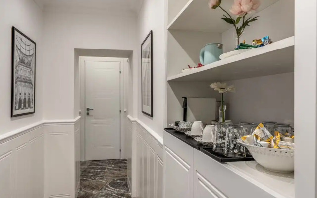 Spanish Steps Oasis Suites