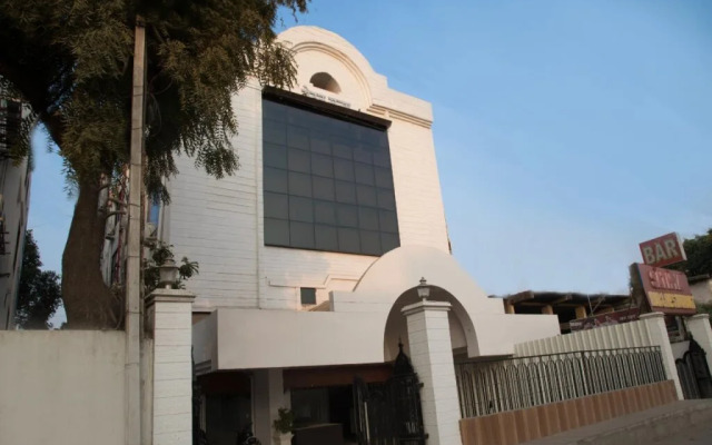 OYO Townhouse 155 Hotel Satya