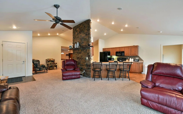 Unit 701 5 Bd 3 Ba 5 Bedroom Condo by RedAwning