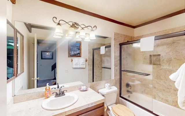 Mammoth Ski & Racquet Club #131