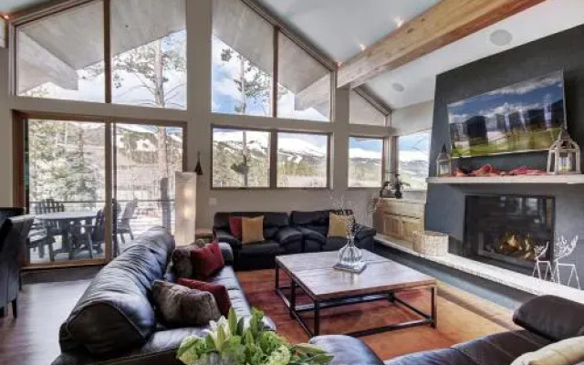 White Cloud Mountain Home