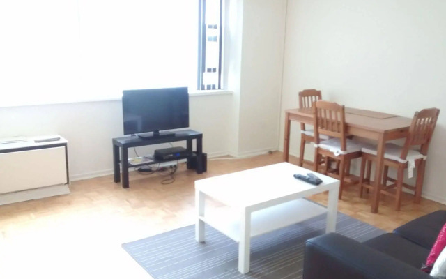 Toronto Furnished Living - Gerard St. E
