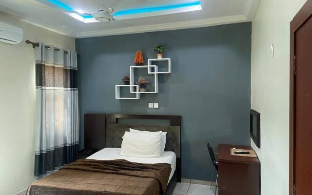 Ultimate Hotel