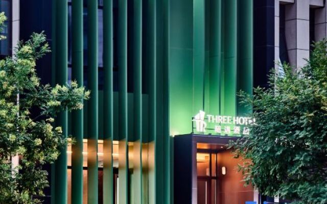 Three Hotel