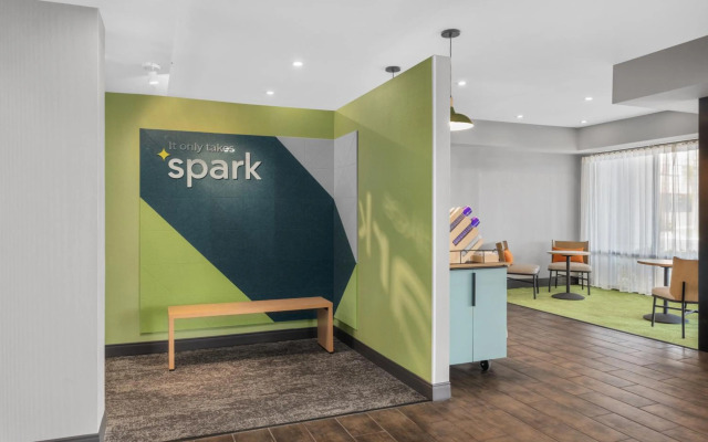 Spark by Hilton Bakersfield Central