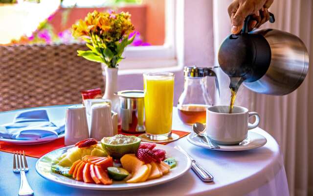 Las Brisas Huatulco – All Inclusive