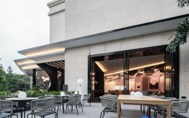 Starway Hotel (Chengdu Longquan Economic Port)