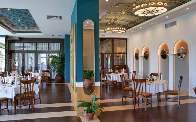 Yantra Grand Hotel -Sharlopov Hotels