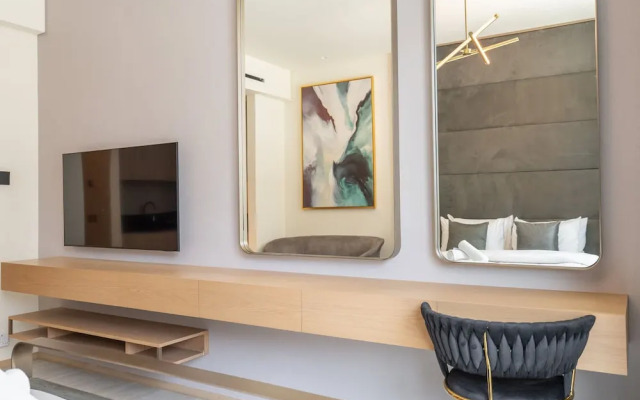 Spectacular Getaway in This Studio in The Autograph