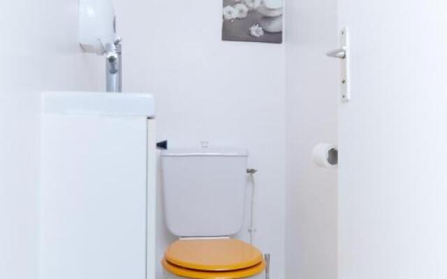 Agréable studio face à la plage :)