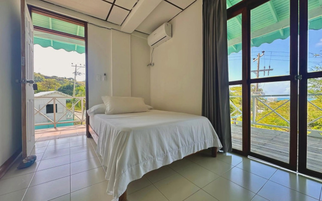 South West Bay Cabañas