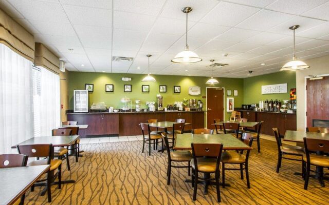 Sleep Inn & Suites Auburn Campus Area I-85