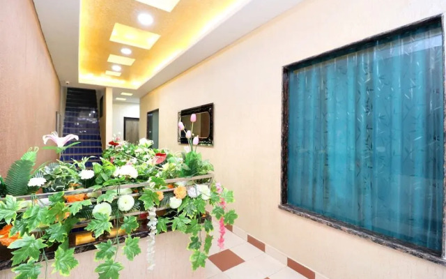 Hotel Pakeeza By OYO Rooms