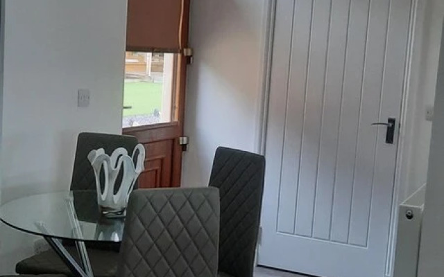 Cozy Lanarkshire Apartment With a View