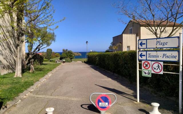 studio à 100m de la plage et de la piscine