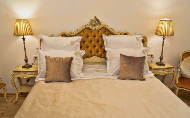 Conacul Coroanei Luxury Boutique Hotel