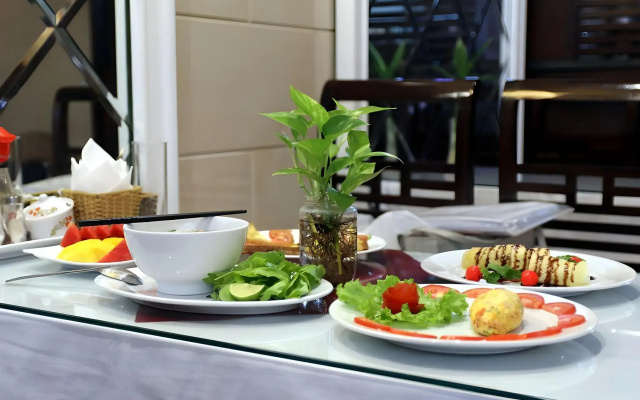 Hanoi Holiday Diamond