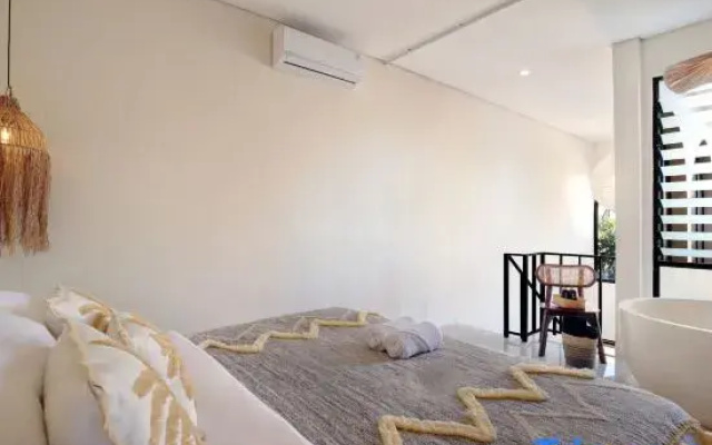 Ulu Luxury Loft 1BR with Romantic Bathtub near Melasti Beach