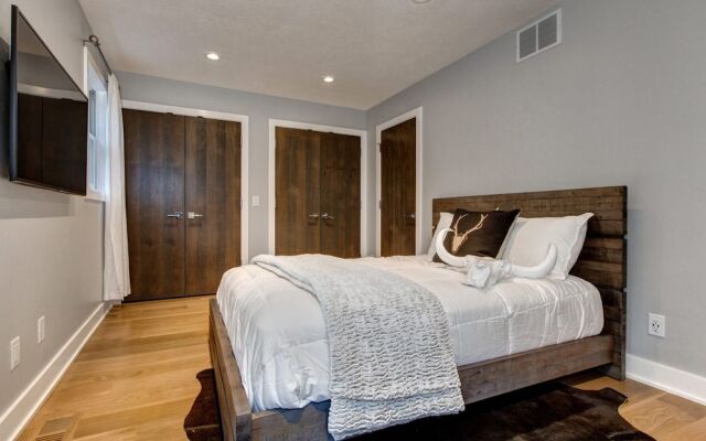 Abode at Pick N Shovel