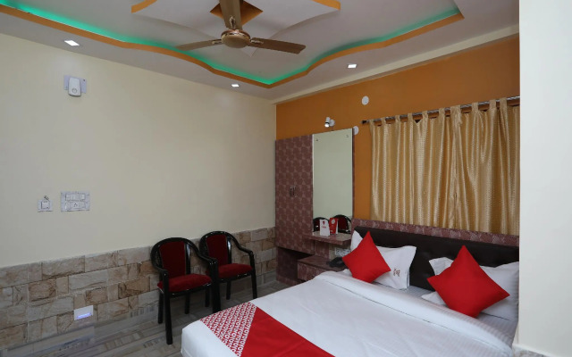 OYO Flagship 15738 Hotel Ag Star