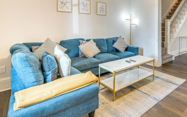 Shop & Dine: Central Stroudsburg Townhome!