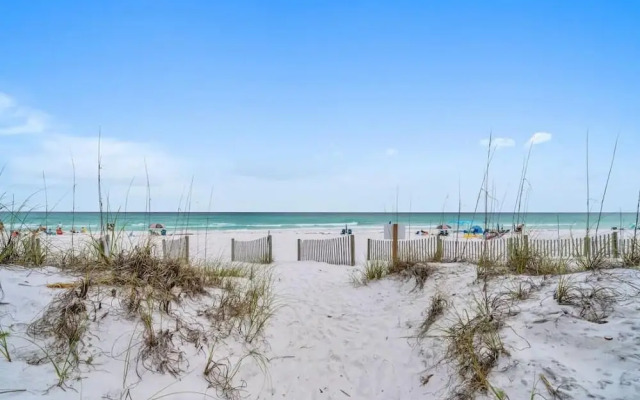 Green Reef #6- Beachfront Bliss