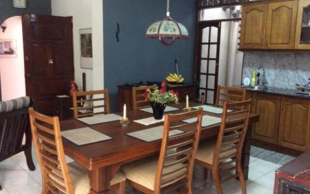 Negombo Travellers Inn