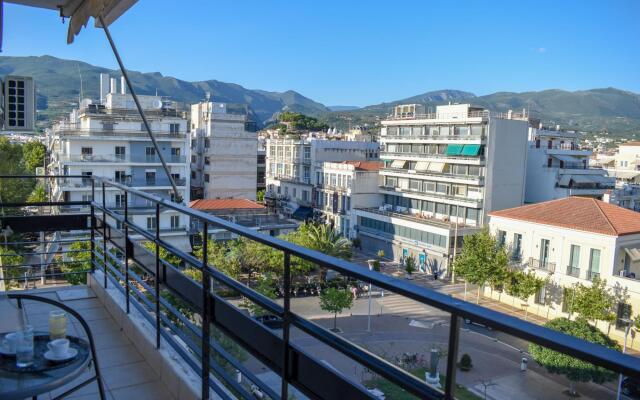 Cozy Flat on the Main Square 10min to the sea
