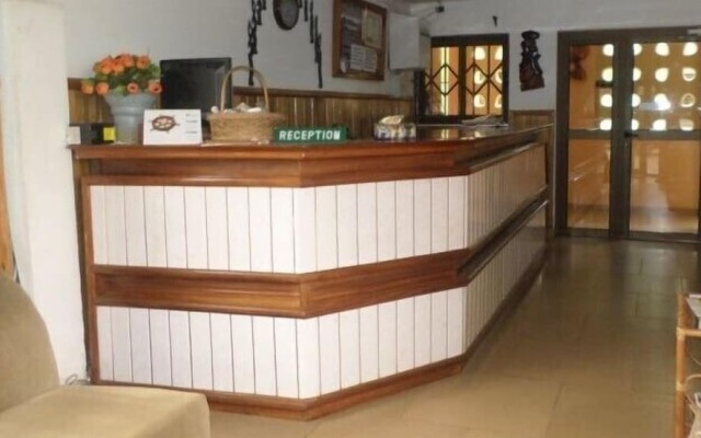 Boy Boison Elite Hotel