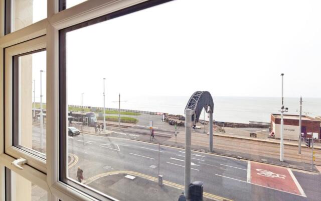 Queens Mansions Penny Stone Self Catering Luxury Apartment