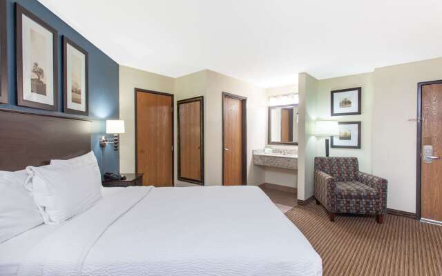 AmericInn by Wyndham Mankato Event Center