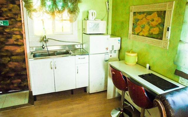 Geojedo Santa Monica Pension