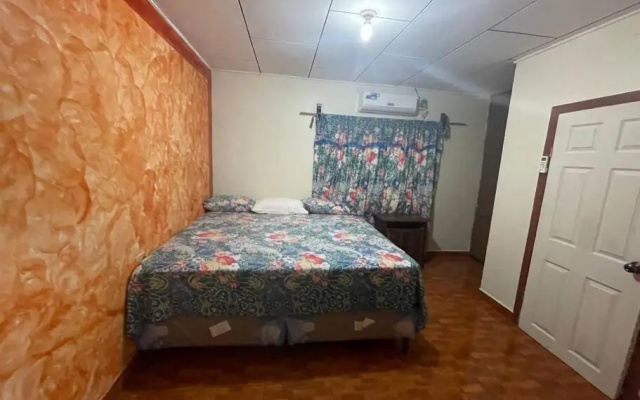 Agradable casa con 3 cuartos 2 baños cómodos..!!