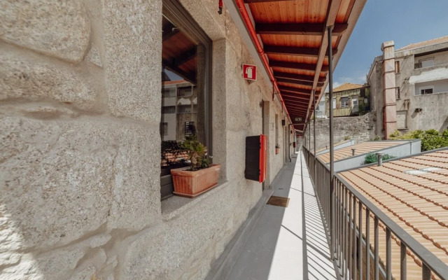 Mezzanine Stylish Apartment T