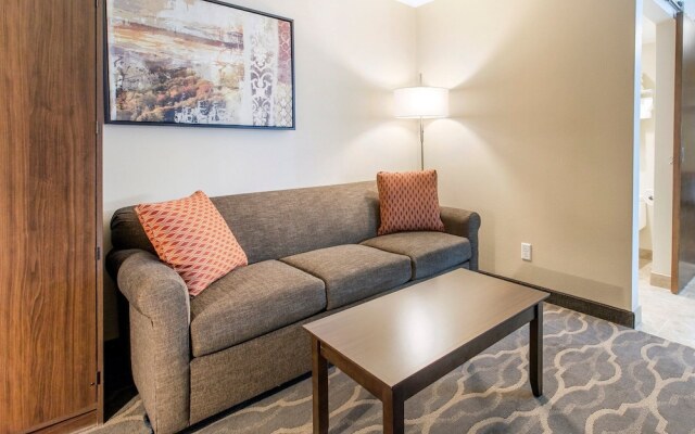 Best Western Plus Grand Castle Inn & Suites