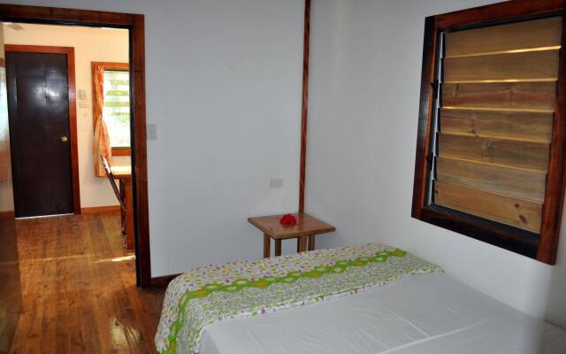 Ratu Kini Backpackers & Dive Resort