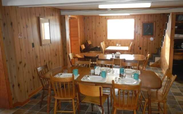 Limerick Lake Lodge & Marina