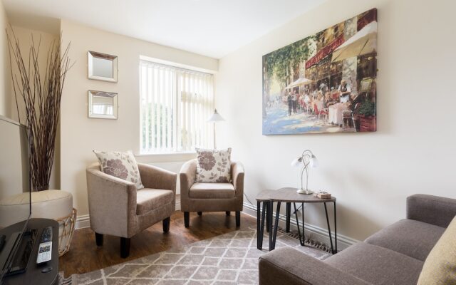 StayFord Apartments - Meriden - Near NEC
