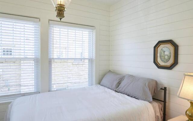 3220 Lexington Road, Louisville