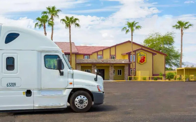 Super 8 Goodyear/Phoenix Area