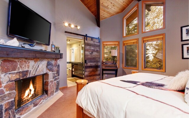 Abode At Ontario Lodge