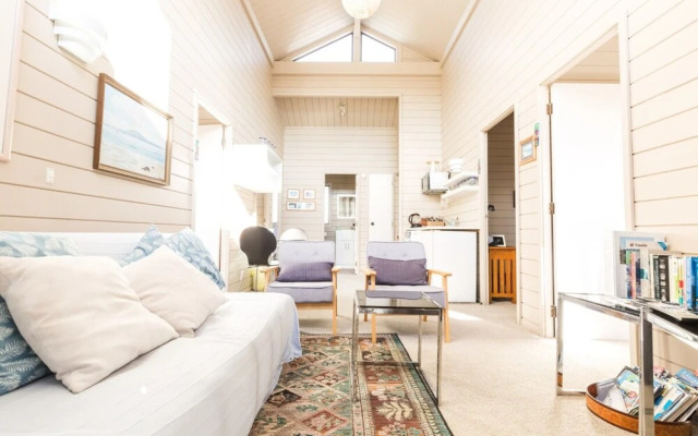 3 Bedroom Home with Harbour Views