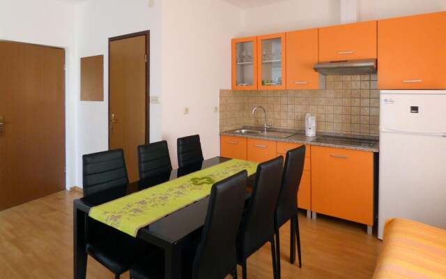 Awesome Home in Mimice With 3 Bedrooms, Jacuzzi and Wifi