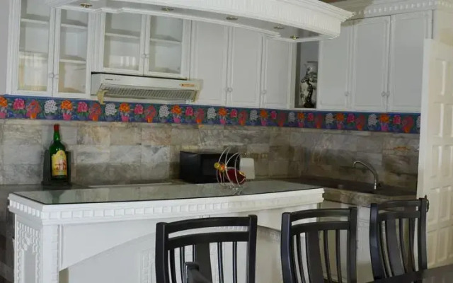5-Bedroom Home in Ecoland