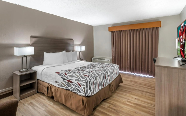 Red Roof Inn & Suites Sulphur Springs