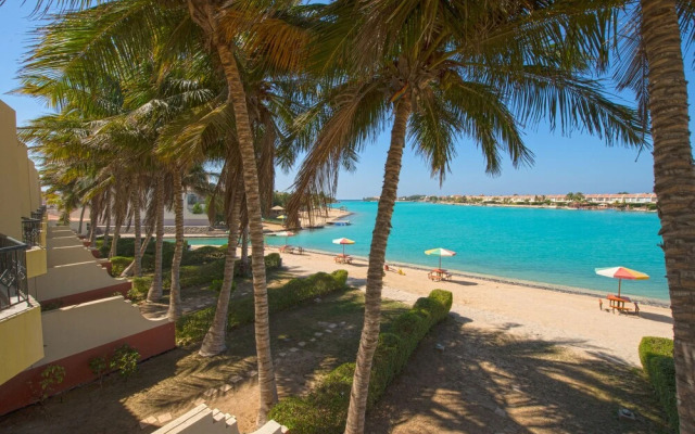 La Fontaine Rose Beach Resort