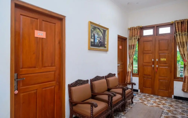 RedDoorz Syariah @ Griya Thamrin Manahan Solo